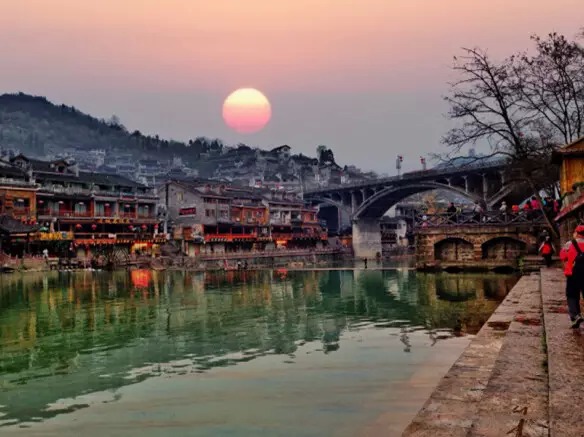 從洛陽到深圳的火車時刻表：票價、車次、時長一覽